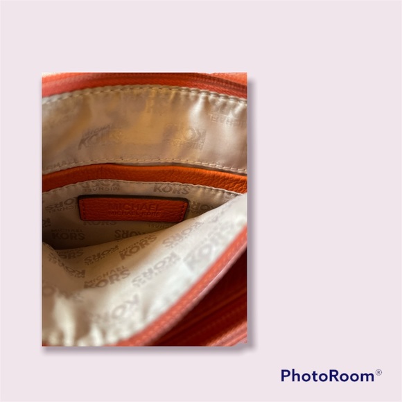 Michael Kors Leather cross body bag - Picture 3 of 3